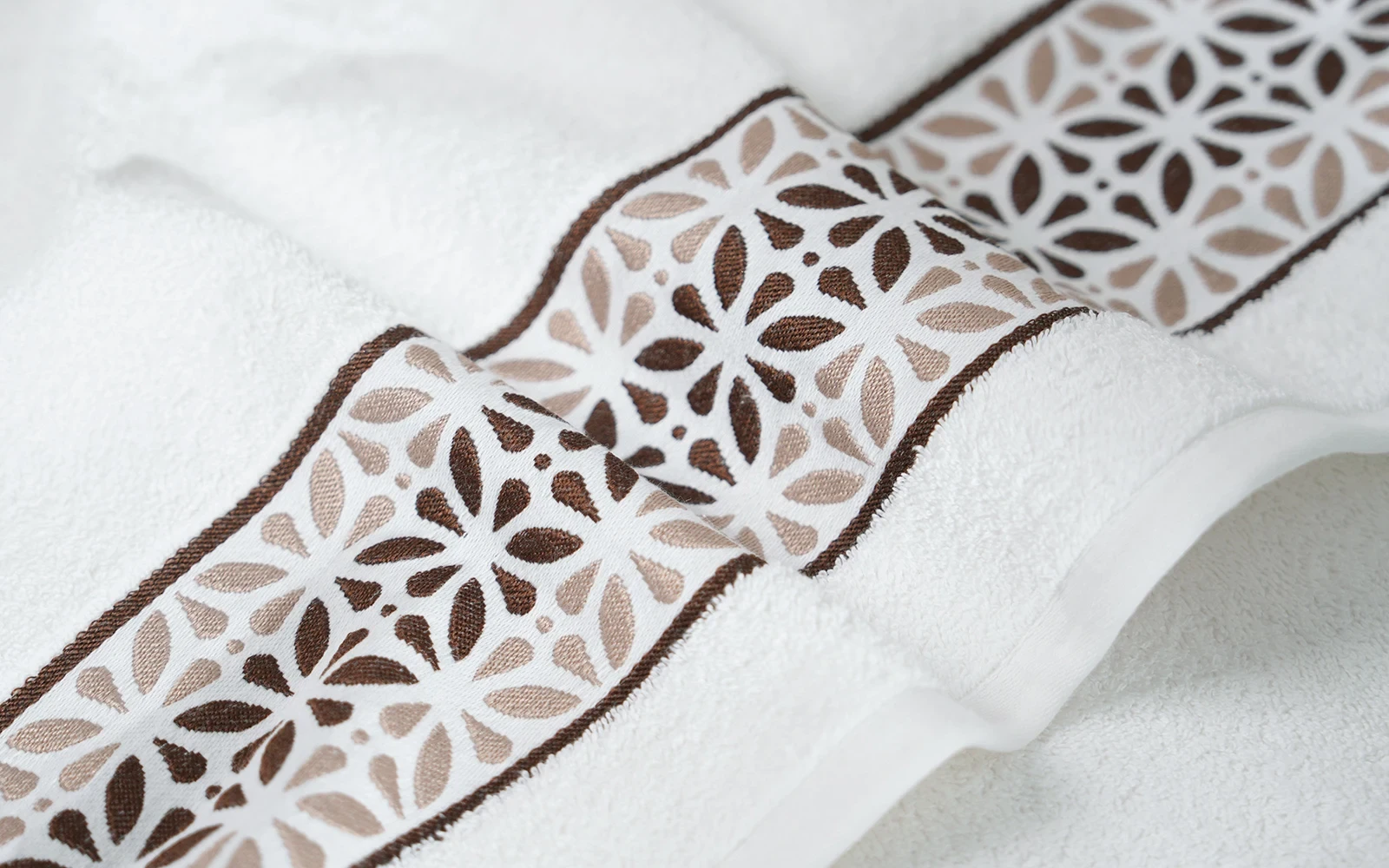 Cannon Wings Towel - White ( 41 X 66 )