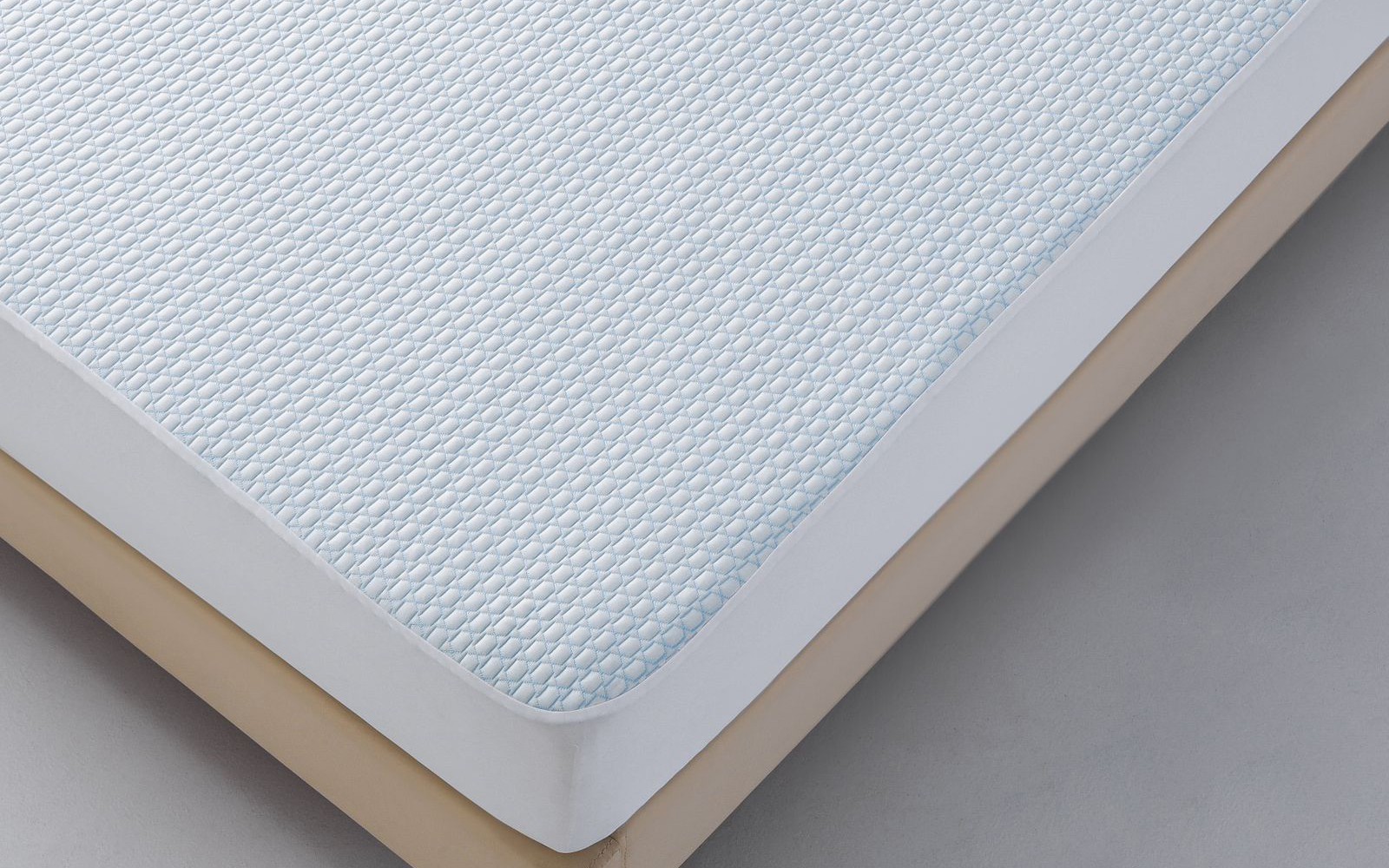 عازل مرتبة كولينغ مضاد للماء من هاي كريست ( 160 × 200 ) سم - أبيض