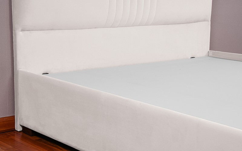 Al Saad Home Stripe Bed ( 180 x 200 ) - King Off White