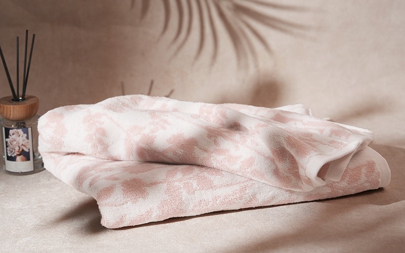 Al Saad Home Lotus Cotton Towel ( 90 x 160 ) - Cream & Peach