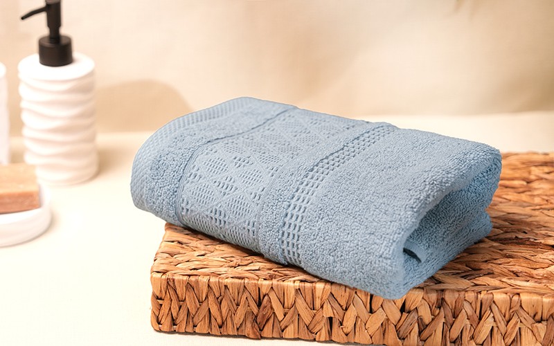 Al Saad Home Jacquard Cotton Towel ( 70 x 140 ) - Turquoise