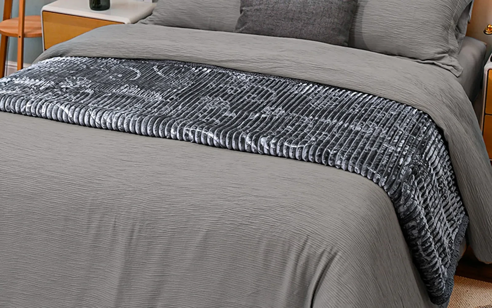 Kova Cotton Comforter Set & Embossed Jacquard Flannel Blanket Bedding Set With Cushion 8 PCS - King  