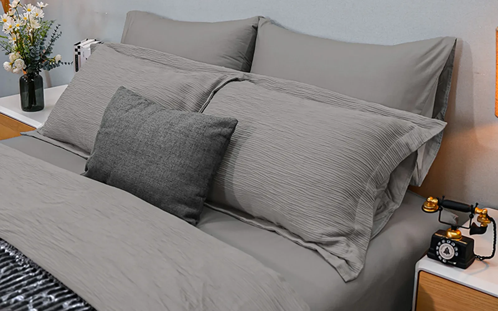 Kova Cotton Comforter Set & Embossed Jacquard Flannel Blanket Bedding Set With Cushion 8 PCS - King  