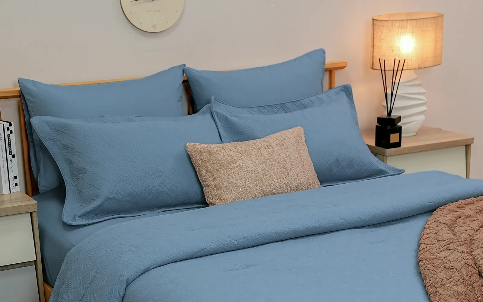 Bushra Comforter & Blanket Bedding Set With Cushion 8 PCS - King