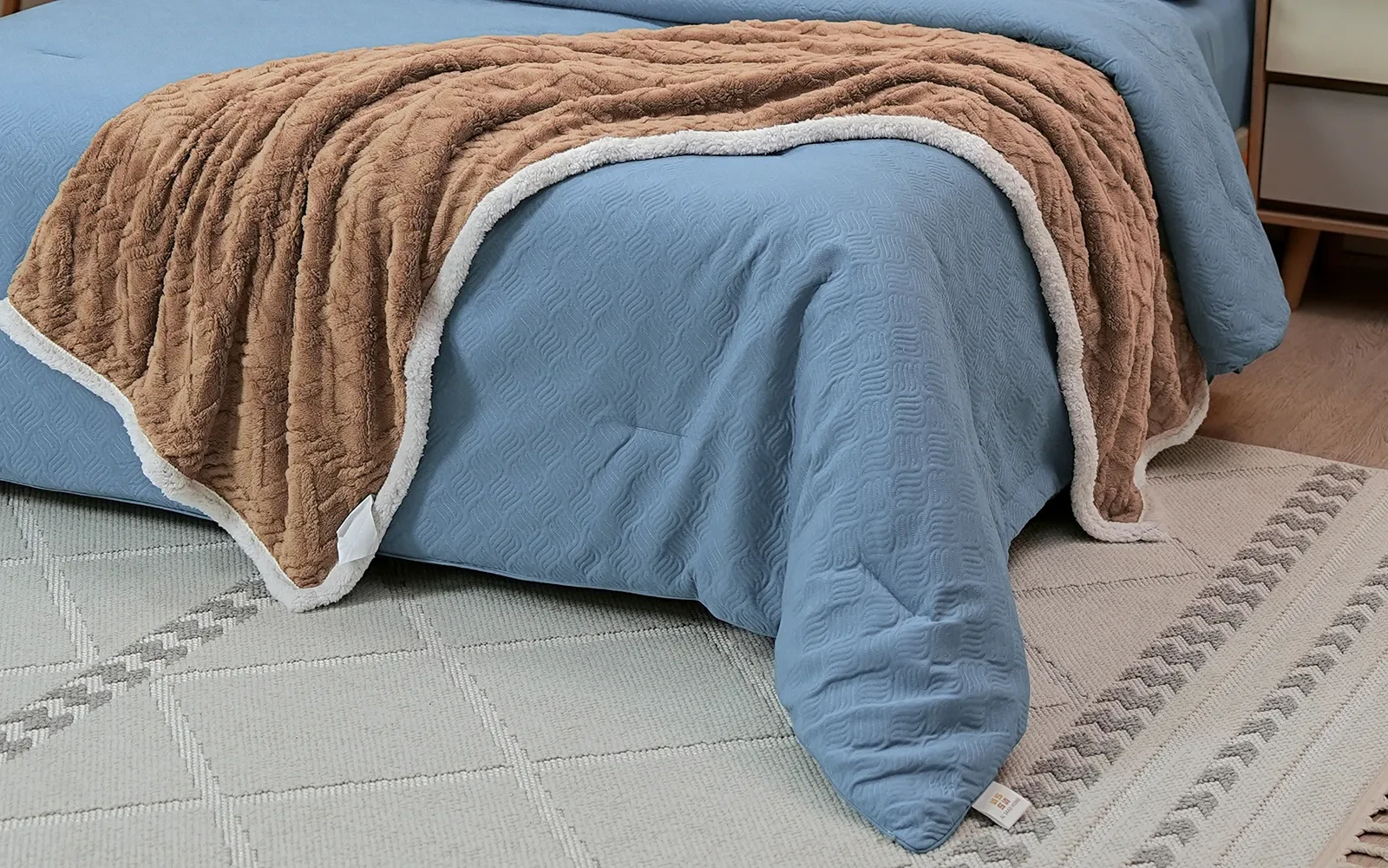 Bushra Comforter & Blanket Bedding Set With Cushion 8 PCS - King