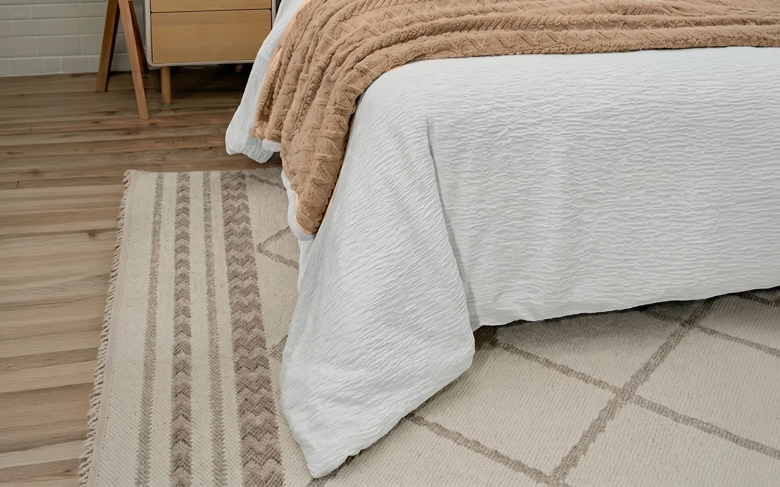 Kova Cotton Comforter Set & Ultra Soft Flannel Blanket Bedding Set With 3 Cushion 10 PCS - King  