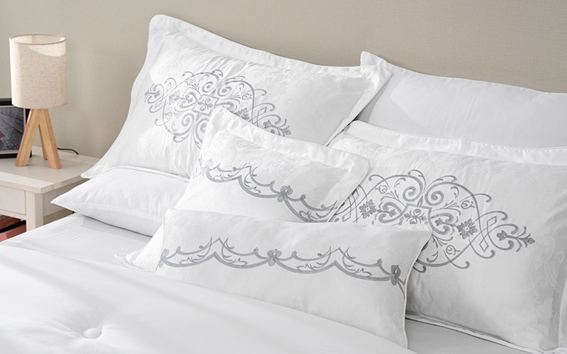 Al Saad Home Dream Package ( Luxury Nordic Mattress -  Embroidered Jacquard Wedding Box Set  - Mattress Protector - 4 Hotel Pillows - Air Freshener ) - ( 200 X 200 )