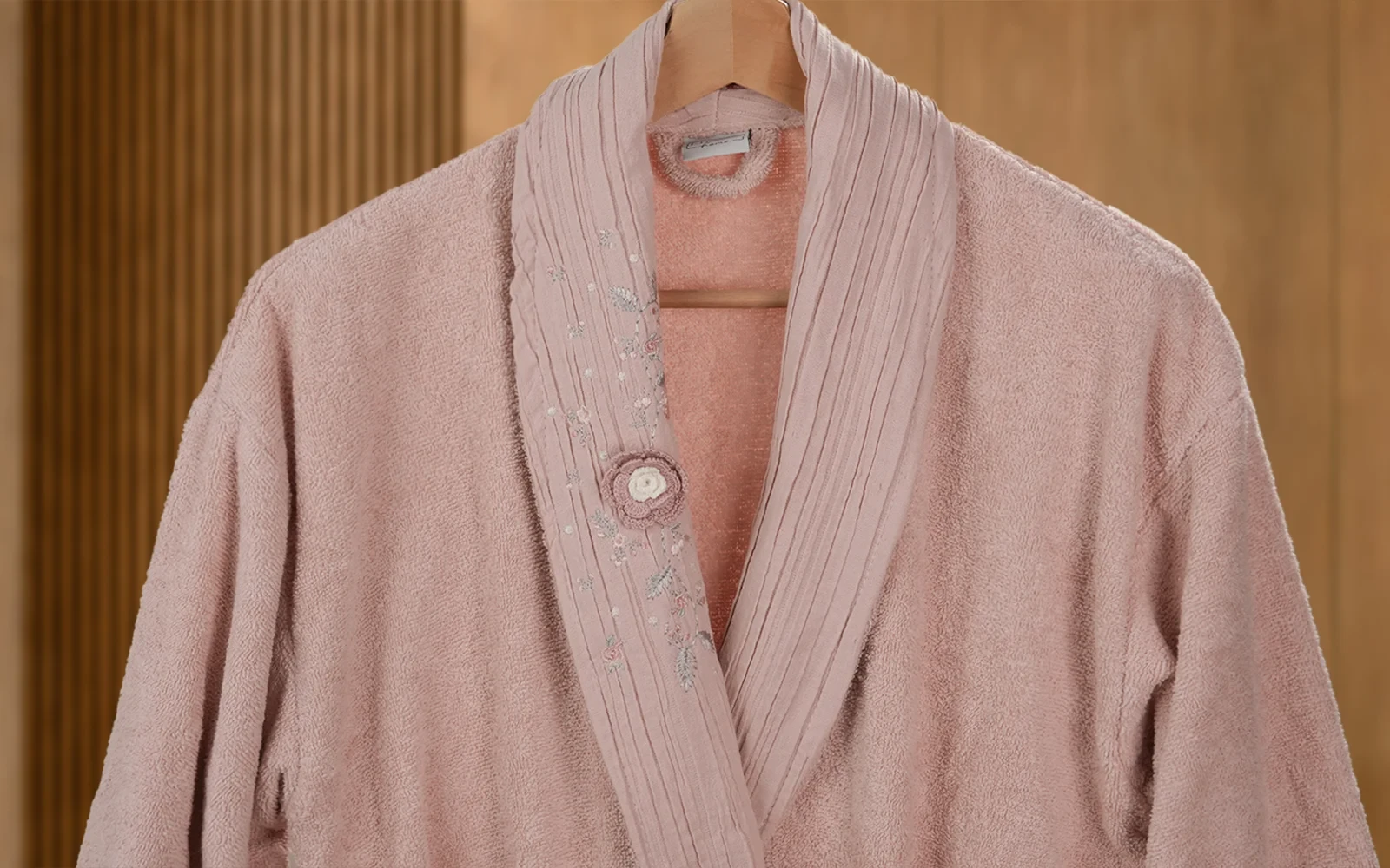 Fiesta Unisex Luxury Cotton Embroidered 3D Bathrobe Set 6 PCS - Cream & Pink