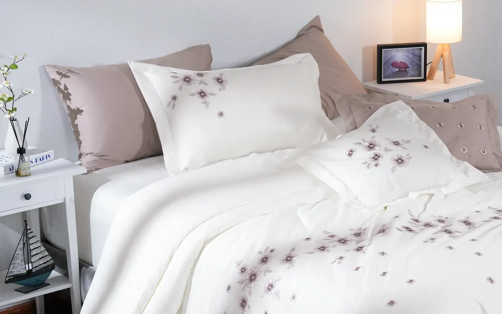 Isabella Cotton Embroidered Duvet Cover Bedding Set With Filling 9 PCS - King Off White & L.Purple