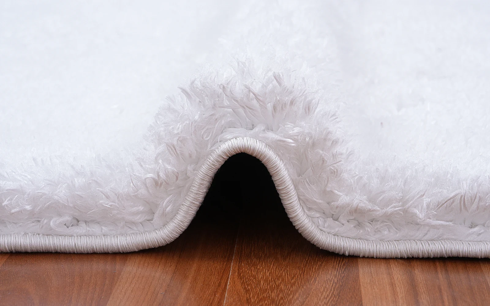 Plush Premium Carpet - ( 130 x 190 ) cm White
