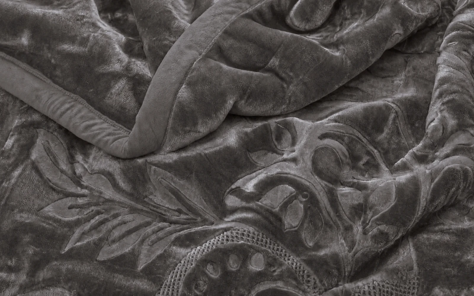 Al Saad Home Flannel Embossed Blanket 2 ply - King D.Grey