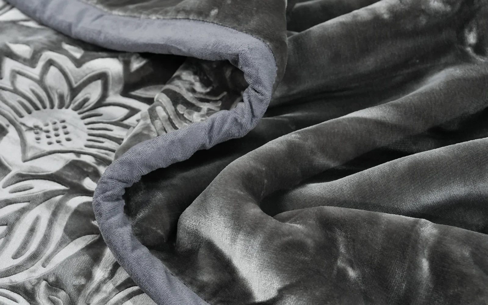 Al Saad Home Flannel Embossed Blanket 2 ply - King D.Grey