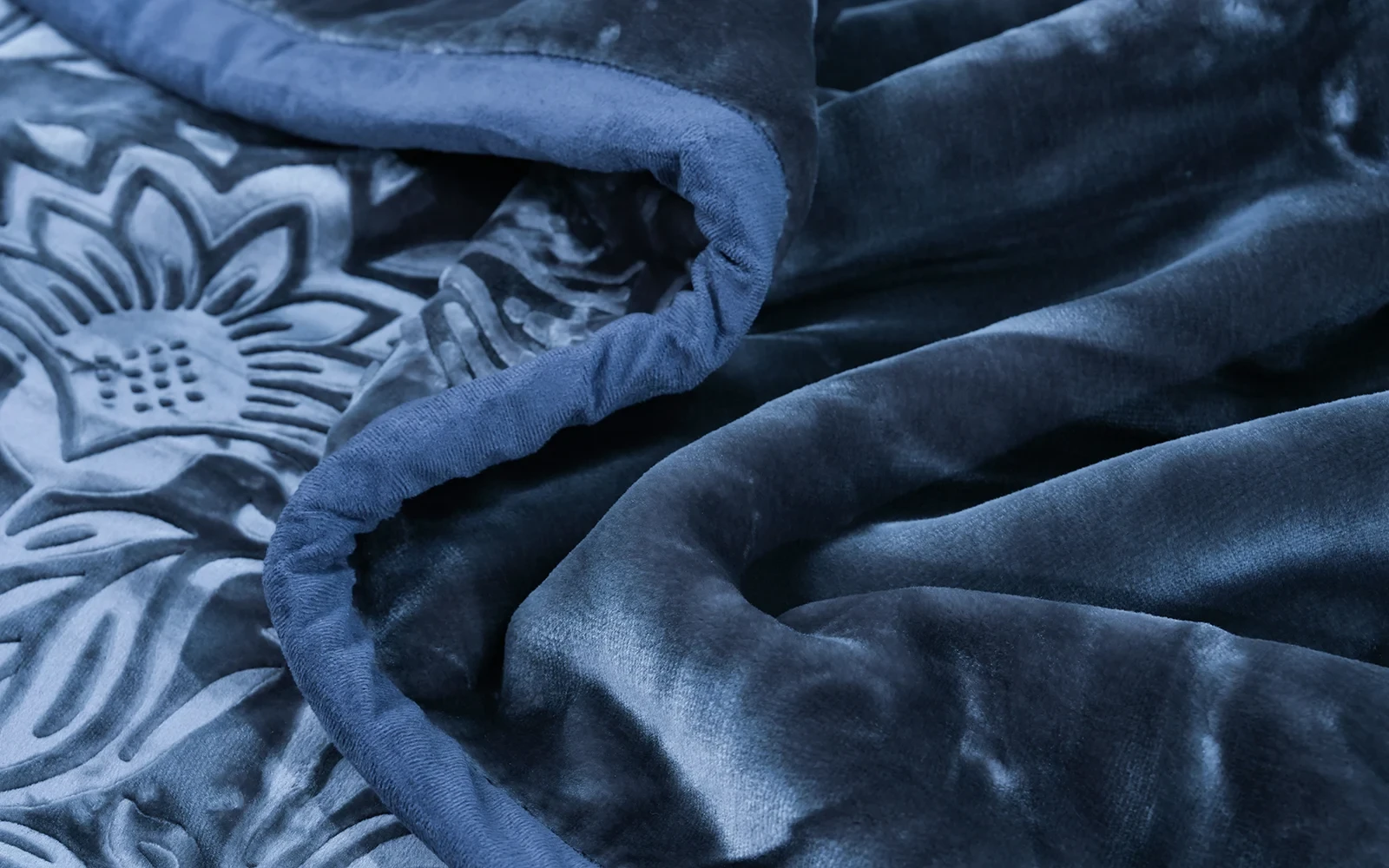 Al Saad Home Flannel Embossed Blanket 2 ply - Single Blue