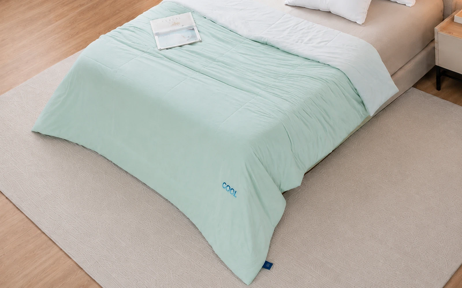 Al Saad Home Cooling Double Face Comforter Box 1 PC - Single L.Green & White