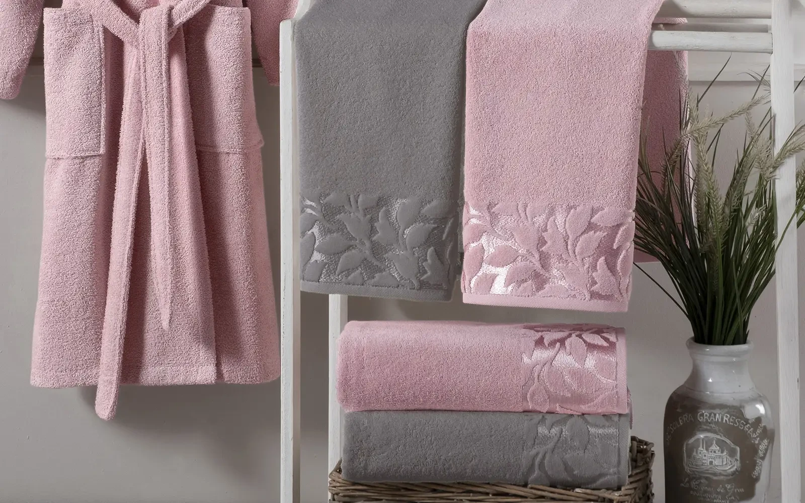 Al Saad Home Unisex Cotton Elite Velvet Jacquard Luxury Bathrobe Set 6 PCS - Grey & Pink
