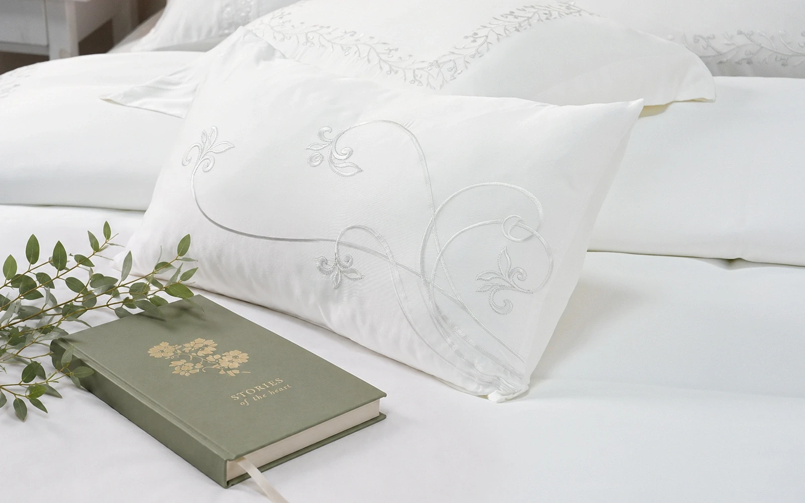 Veyron Bamboo Cotton Embroidered Lace Wedding Duvet Cover Set With Filling Box 9 PCS - King Off White