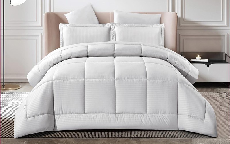 Rova Stripe Comforter Bedding Set 4 PCS - King L.Grey