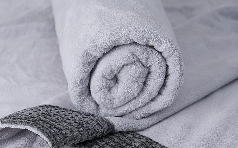 Al Saad Home Spa Package (2 Bathrobes + 12 Coral Fleece Waffle Towels + Baby Hooded Towel) 15 PCS
