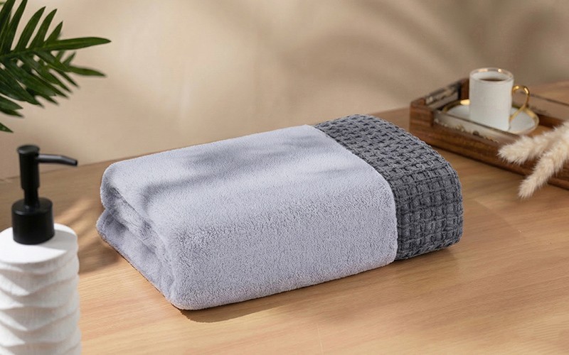 Al Saad Home Spa Package (2 Bathrobes + 12 Coral Fleece Waffle Towels + Baby Hooded Towel) 15 PCS
