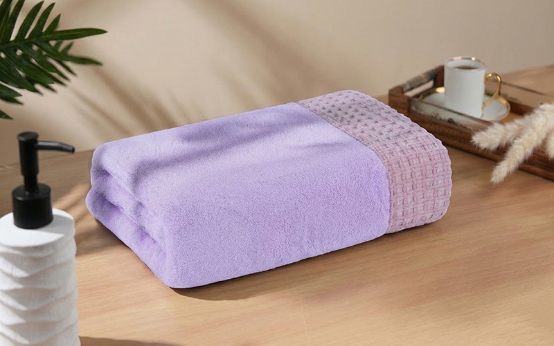 Al Saad Home Spa Package (2 Bathrobes + 12 Coral Fleece Waffle Towels + Baby Hooded Towel) 15 PCS