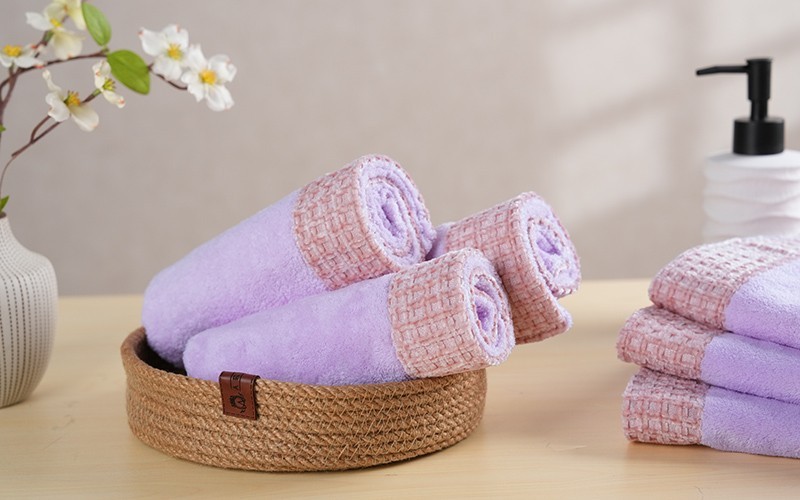 Al Saad Home Spa Package (2 Bathrobes + 12 Coral Fleece Waffle Towels + Baby Hooded Towel) 15 PCS