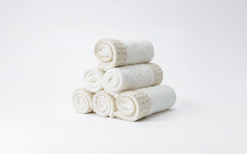 Al Saad Home Spa Package (2 Bathrobes + 12 Coral Fleece Waffle Towels + Baby Hooded Towel) 15 PCS