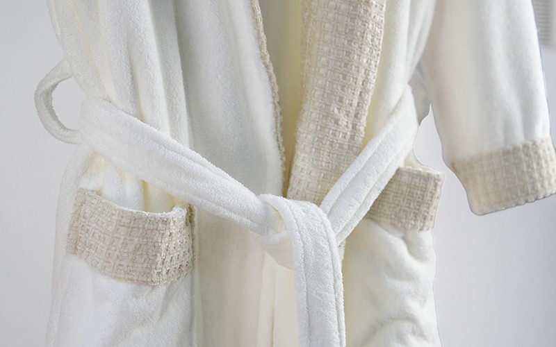 Al Saad Home Spa Package (2 Bathrobes + 12 Coral Fleece Waffle Towels + Baby Hooded Towel) 15 PCS