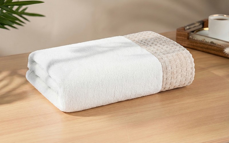 Al Saad Home Spa Package (2 Bathrobes + 12 Coral Fleece Waffle Towels + Baby Hooded Towel) 15 PCS