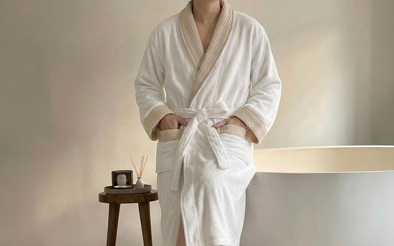 Al Saad Home Spa Package (2 Bathrobes + 12 Coral Fleece Waffle Towels + Baby Hooded Towel) 15 PCS