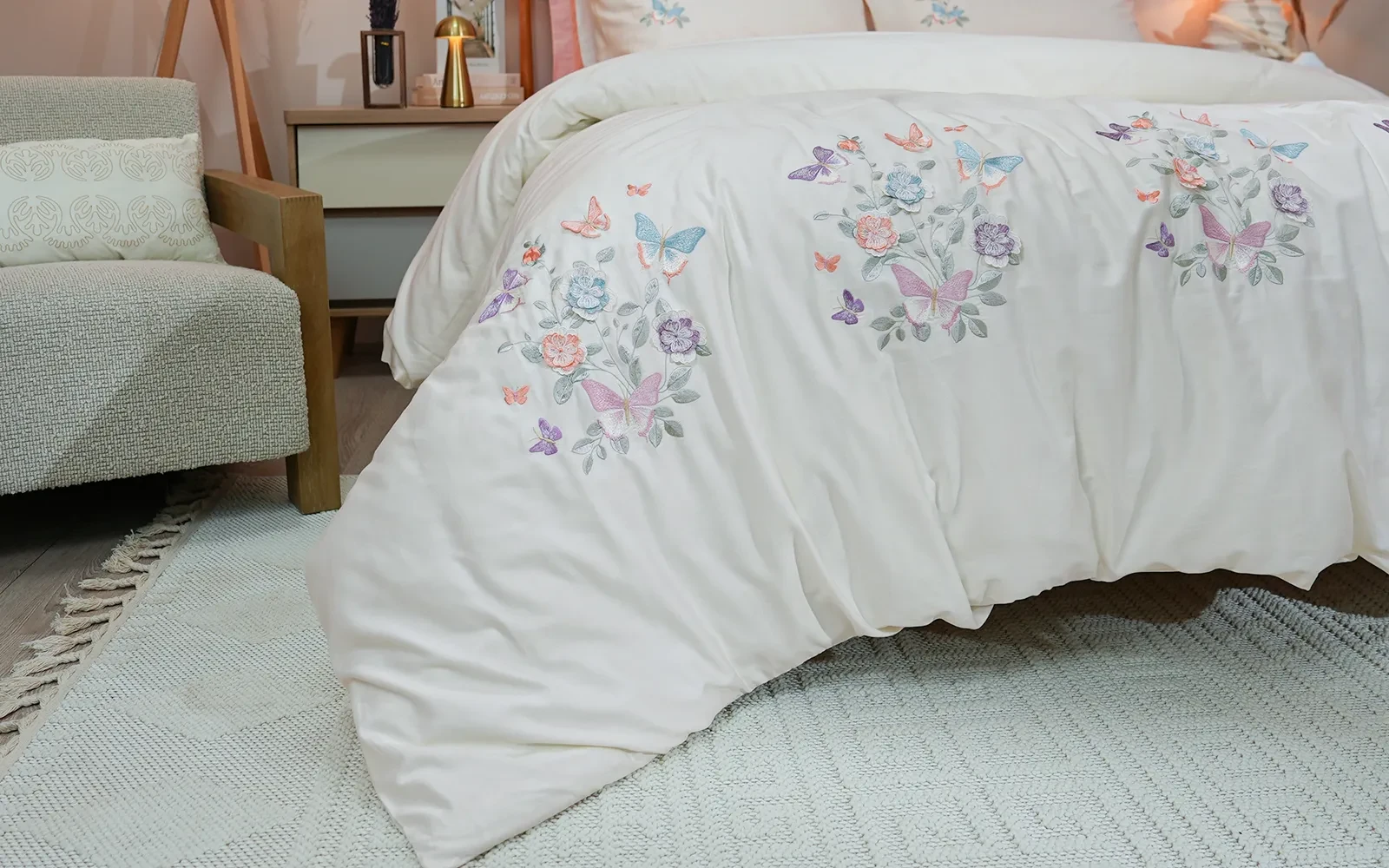 Cotton Box 3D Turkish Luxury Duvet Cover Bedding Set 6 PCS Without Filling - King White & Pink